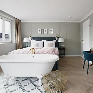 **** Hotel Numa Mozart Österreich