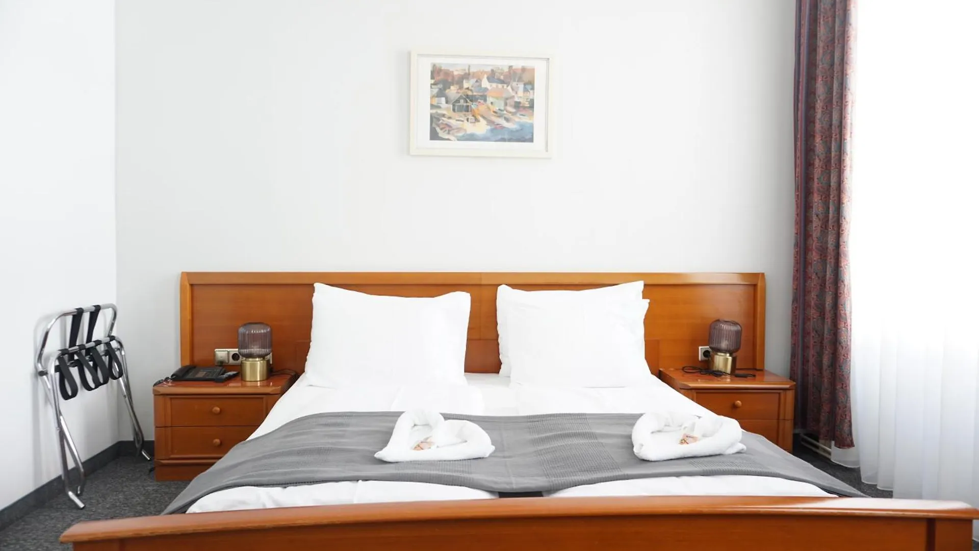 וינה Hotel Pension Lumes - Self Check In 4*,  אוסטריה