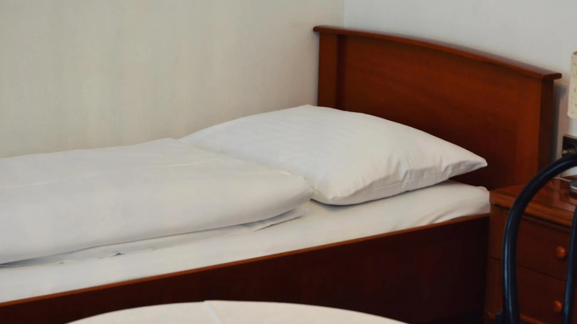 בית הארחה וינה Hotel Pension Lumes - Self Check In