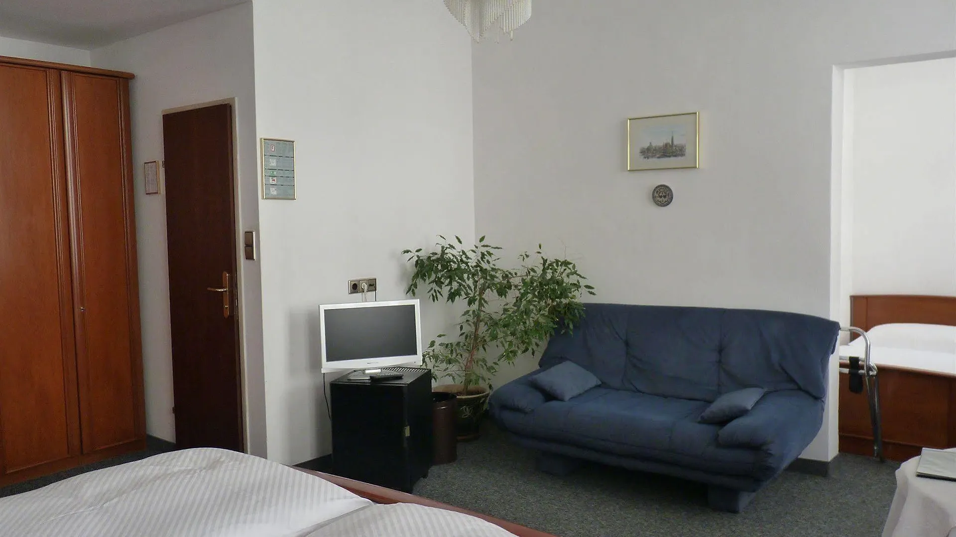 בית הארחה וינה Hotel Pension Lumes - Self Check In